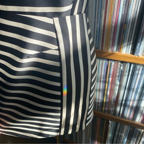 EUC TOPSHOP Black and White Striped Mini Dress size 6US - Picture 4 of 7
